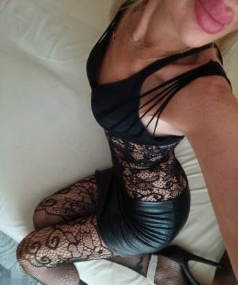 Живу в Москве и готова подарить тебе незабываемое время в моей компании.
💋 Я опытная и искусная любовница, которая знает, как доставить удовольствие. Будь то нежные ласки или страстные игры в постели, я обеспечу тебе незабываемые ощущения.
💕 Фото настоящие, отзывы довольных клиентов говорят сами за себя. Вместе мы окунемся в мир страсти и удовольствия, который ты никогда не забудешь.
😉 У меня есть много возможностей, чтобы удовлетворить твои самые горячие желания. Независимо от того, какие фантазии ты имеешь, я готова помочь им стать реальностью.
💼 За пределами спальни я умна и языком не повешена, так что можем поговорить на любые интересующие тебя темы. Я открыта и образована, и могу быть твоей идеальной спутницей на различных мероприятиях.
💎 Ты заслуживаешь только лучшее, и я здесь, чтобы сделать твои мечты ярче и жизнь запоминающейся. Позволь себе погрузиться в мир наслаждения со мной. Жду тебя в Москве для незабываемых встреч, которые оставят след в твоем сердце. 💋 Ксаня